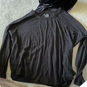 Black rayon,polyester,spandex mix size xl, very soft, black crew sweater